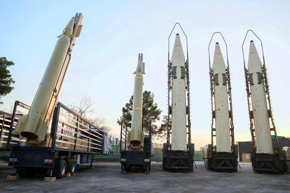 Iran tập kích loạt mục tiêu ở vùng Vịnh đáp trả Mỹ Iran tập kích loạt mục tiêu ở vùng Vịnh đáp trả Mỹ