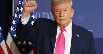 Iran thông báo "mở cửa hoàn toàn" eo biển Hormuz, ông Donald Trump "cảm ơn"