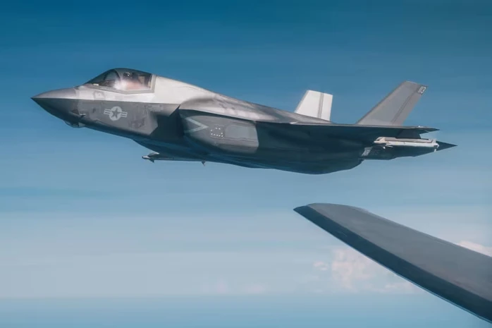 Iran tuyên bố bắn trúng tiêm kích F-35 của Mỹ Iran tuyên bố bắn trúng tiêm kích F-35 của Mỹ