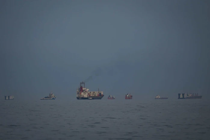 Iran tuyên bố đóng Hormuz, đẩy lùi tiêm kích F-16 của Mỹ Iran tuyên bố đóng Hormuz, đẩy lùi tiêm kích F-16 của Mỹ