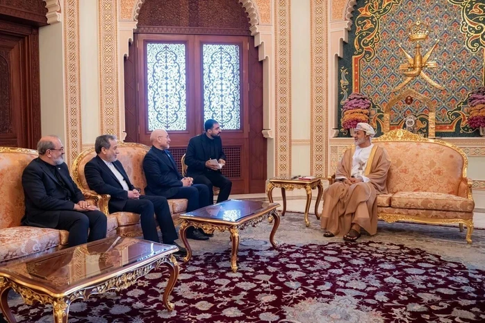 Iran và Oman ra tuyên bố quan trọng về eo biển Hormuz Iran và Oman ra tuyên bố quan trọng về eo biển Hormuz