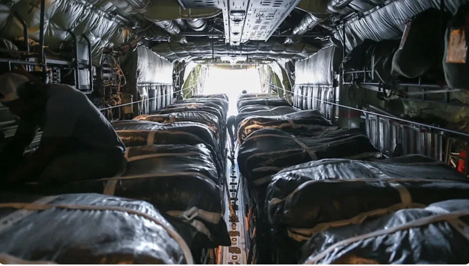 Khám phá 'gã khổng lồ' vận tải C-130 Hercules của quân đội Mỹ Khám phá 'gã khổng lồ' vận tải C-130 Hercules của quân đội Mỹ