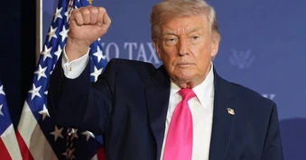 Kho tên lửa Mỹ "bốc hơi" nhanh chóng, ông Donald Trump nói Iran "muốn giữ thể diện"