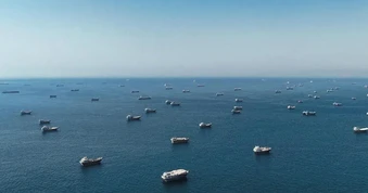Loạt tàu chở 7 triệu thùng dầu Iran đi qua Hormuz bất chấp phong tỏa từ Mỹ