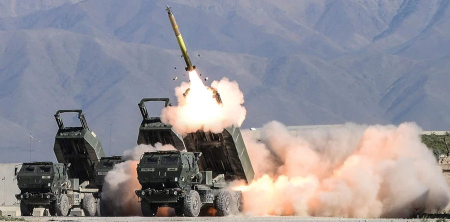 Lục quân Mỹ mua tới 133.000 tên lửa GMLRS cho hệ thống HIMARS Lục quân Mỹ mua tới 133.000 tên lửa GMLRS cho hệ thống HIMARS