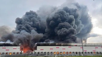 Lý do Ukraine liên tục tập kích kho hàng 'Amazon của Nga'