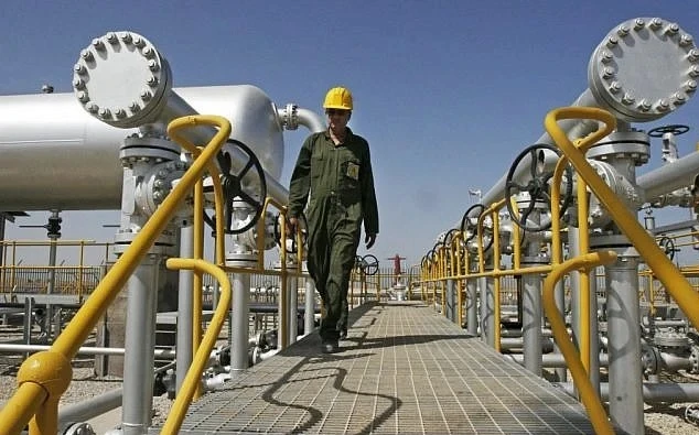 Mỹ ban hành lệnh miễn trừ tạm thời đối với ngành dầu mỏ Iran Mỹ ban hành lệnh miễn trừ tạm thời đối với ngành dầu mỏ Iran
