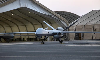 Mỹ có thể đã mất hai UAV 30 triệu USD vì mảnh vỡ tên lửa Iran