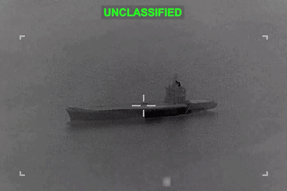 Mỹ đăng tải video không kích tàu sân bay UAV của Iran Mỹ đăng tải video không kích tàu sân bay UAV của Iran