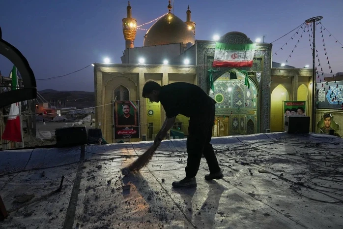 Mỹ - Israel không kích dữ dội vào Isfahan và Tehran, Iran chuẩn bị sẵn "bất ngờ lớn" Mỹ - Israel không kích dữ dội vào Isfahan và Tehran, Iran chuẩn bị sẵn "bất ngờ lớn"