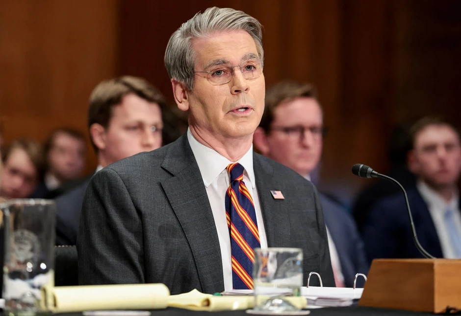 Mỹ "bật đèn xanh" nới lỏng lệnh trừng phạt dầu Nga vì chiến sự ở Iran