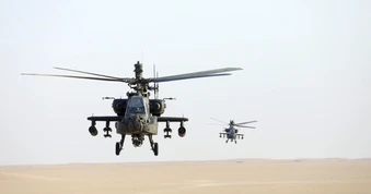 Mỹ "trút" không kích đáp trả vụ rơi trực thăng Apache, Iran cảnh báo gắt