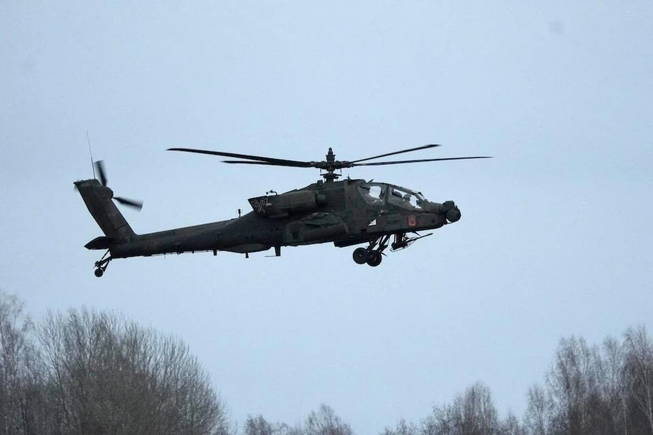 Mỹ: UAV Iran lao vào giữa trực thăng Apache, 2 phi công sống sót thần kỳ