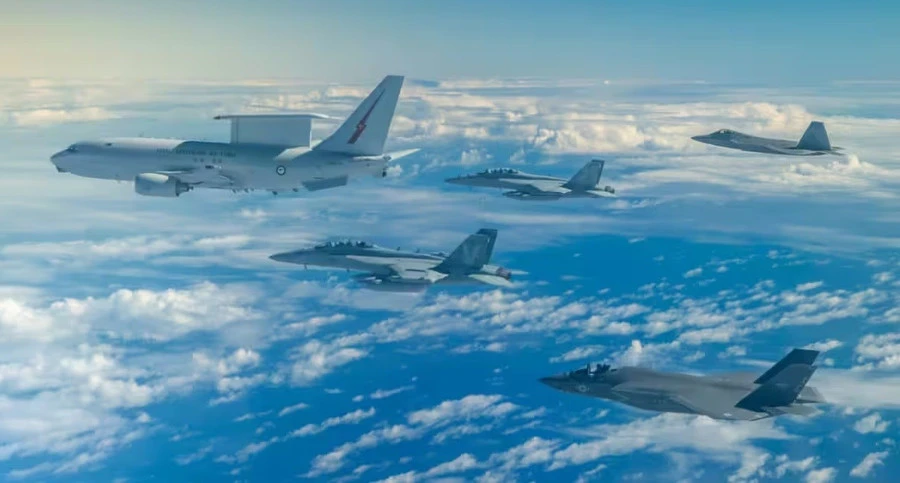 Máy bay NATO rợp trời Baltic, gửi cảnh cáo cứng rắn tới Nga