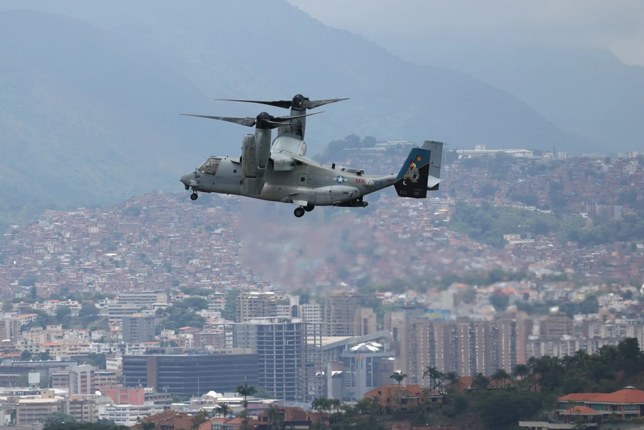 Máy bay quân sự Mỹ diễn tập giữa thủ đô Venezuela