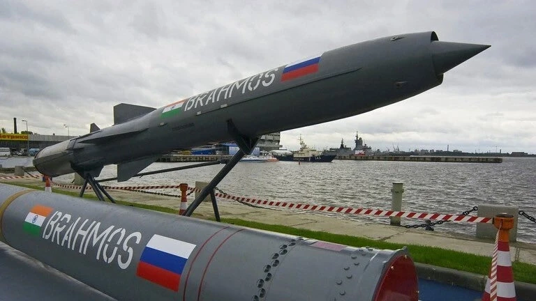 Nga - Ấn Độ chốt biến "sát thủ diệt hạm" BrahMos thành tên lửa siêu vượt âm