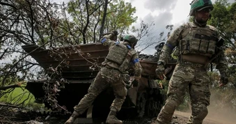 Nga áp sát vành đai pháo đài, đánh "thọc sườn" vào điểm yếu của Ukraine
