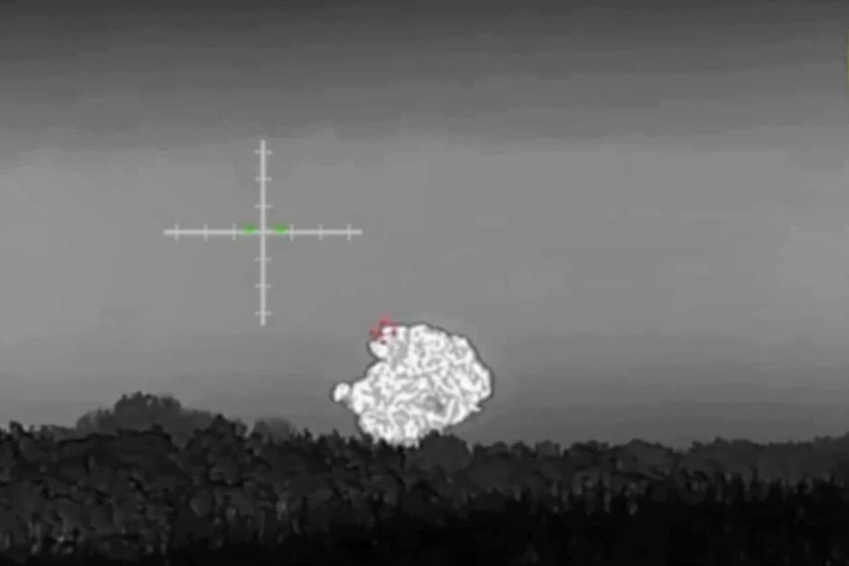 Nga tung video binh sĩ bắn súng máy hạ "vũ khí thành công nhất" của Ukraine Nga tung video binh sĩ bắn súng máy hạ "vũ khí thành công nhất" của Ukraine