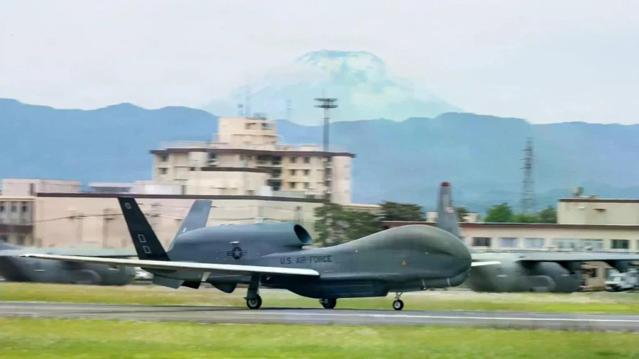 Nhật Bản mất máy bay không người lái RQ - 4 b Global Hawk đắt giá nhất thế giới Nhật Bản mất máy bay không người lái RQ - 4 b Global Hawk đắt giá nhất thế giới