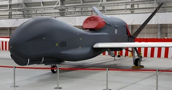 Nhật Bản mất máy bay không người lái RQ - 4 b Global Hawk đắt giá nhất thế giới