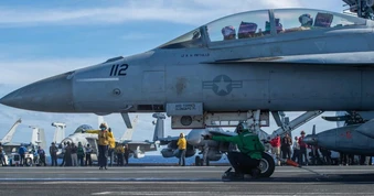 Nỗ lực tăng 'tuổi thọ' cho chiến đấu cơ F/A-18 Super Hornet