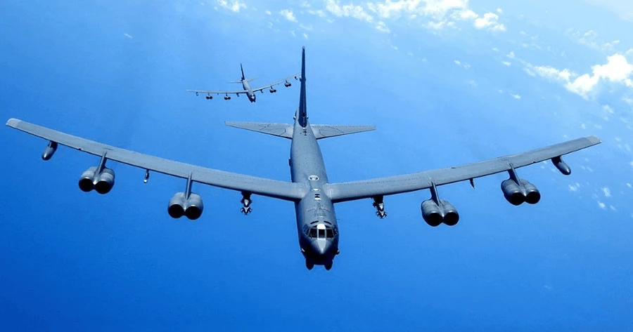 Oanh tạc cơ B-52 tấn công cực mạnh nhờ tên lửa chống hạm tàng hình LRASM Oanh tạc cơ B-52 tấn công cực mạnh nhờ tên lửa chống hạm tàng hình LRASM