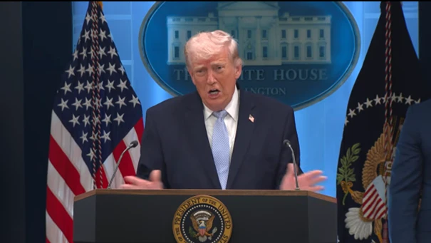 Ông Donald Trump họp báo, nói về chiến dịch giải cứu "lịch sử" Ông Donald Trump họp báo, nói về chiến dịch giải cứu "lịch sử"