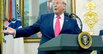 Ông Donald Trump: Iran tặng Mỹ món quà bất ngờ