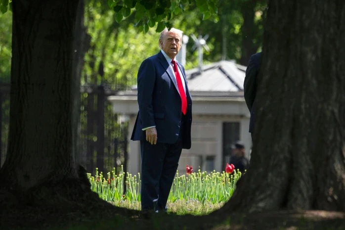 Ông Donald Trump liên tục thay đổi thái độ, Iran quyết "không ngồi vào bàn đàm phán" Ông Donald Trump liên tục thay đổi thái độ, Iran quyết "không ngồi vào bàn đàm phán"