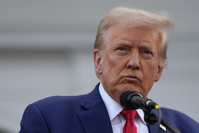 Ông Donald Trump "gợi ý" đổi tên eo biển Hormuz; nghi vấn về bộ binh Mỹ ở Iran Ông Donald Trump "gợi ý" đổi tên eo biển Hormuz; nghi vấn về bộ binh Mỹ ở Iran