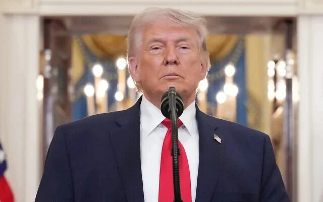 Ông Donald Trump "trút thịnh nộ" liên quan đến Hormuz, Iran cảnh báo trả đũa Ông Donald Trump "trút thịnh nộ" liên quan đến Hormuz, Iran cảnh báo trả đũa