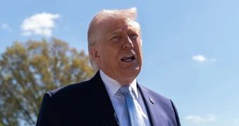 Ông Donald Trump tiết lộ hàng chục tên lửa Tomahawk đồng loạt nã vào Iran