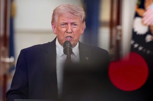 Ông Donald Trump tuyên bố lực lượng Mỹ "thắng áp đảo" Iran Ông Donald Trump tuyên bố lực lượng Mỹ "thắng áp đảo" Iran