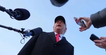 Ông Donald Trump yêu cầu Israel "dừng tay" sau đòn trả đũa của Iran