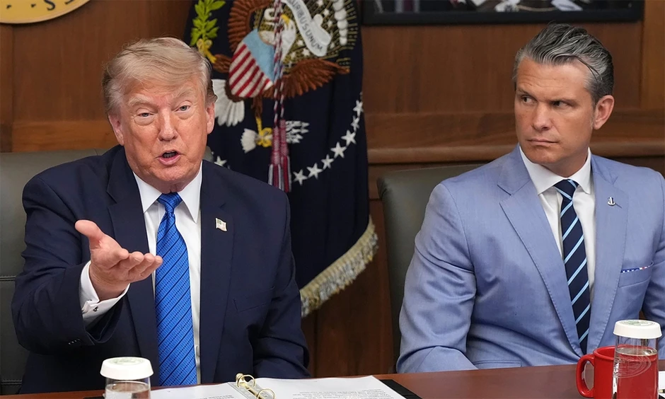 Ông Trump: 'Mỹ có lượng đạn dược khổng lồ' Ông Trump: 'Mỹ có lượng đạn dược khổng lồ'
