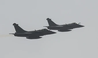 Pháp triển khai tiêm kích Rafale bảo vệ căn cứ ở UAE
