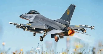 Phi công Ukraine cảnh báo nguy cơ đội tiêm kích mạnh nhất trở nên "vô dụng"