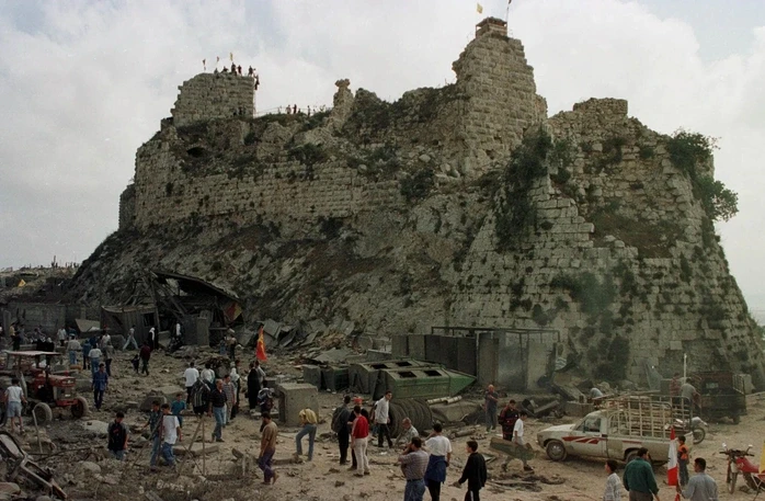 Quân đội Israel tiến sâu vào miền Nam Lebanon, chiếm núi chiến lược Quân đội Israel tiến sâu vào miền Nam Lebanon, chiếm núi chiến lược