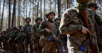 Quân đội Ukraine trả lương "cao hàng đầu thế giới" thu hút người nước ngoài