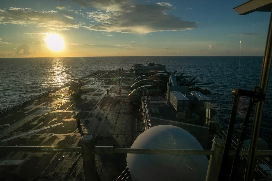Sức mạnh của tàu đổ bộ tấn công USS Tripoli được Mỹ điều đến Trung Đông Sức mạnh của tàu đổ bộ tấn công USS Tripoli được Mỹ điều đến Trung Đông