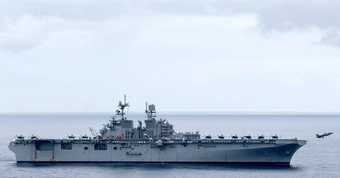 Sức mạnh của tàu đổ bộ tấn công USS Tripoli được Mỹ điều đến Trung Đông
