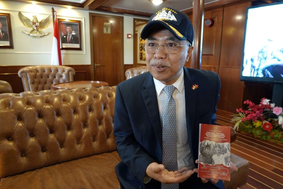 Tàu buồm hải quân lớn nhất Đông Nam Á của Indonesia đến TP.HCM Tàu buồm hải quân lớn nhất Đông Nam Á của Indonesia đến TP.HCM