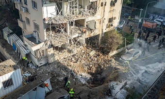 Tên lửa Iran đánh xuống trung tâm Tel Aviv
