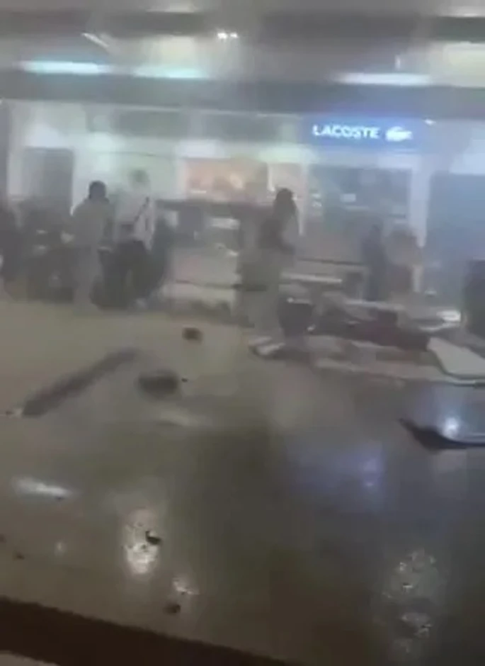 Tên lửa Iran dội xuống "trái tim" Israel, đánh trúng loạt sân bay, khách sạn khắp Trung Đông Tên lửa Iran dội xuống "trái tim" Israel, đánh trúng loạt sân bay, khách sạn khắp Trung Đông