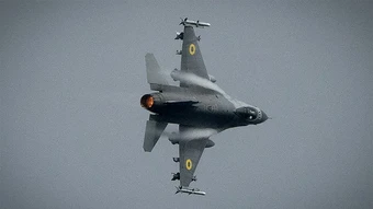 Tiêm kích F-16 Ukraine rơi khi đánh chặn mục tiêu Nga