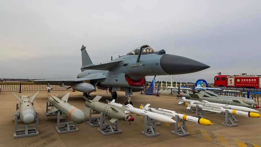 Tiêm kích J-10CE Trung Quốc vượt qua Eurofighter Typhoon trong cuộc đua lớn? Tiêm kích J-10CE Trung Quốc vượt qua Eurofighter Typhoon trong cuộc đua lớn?