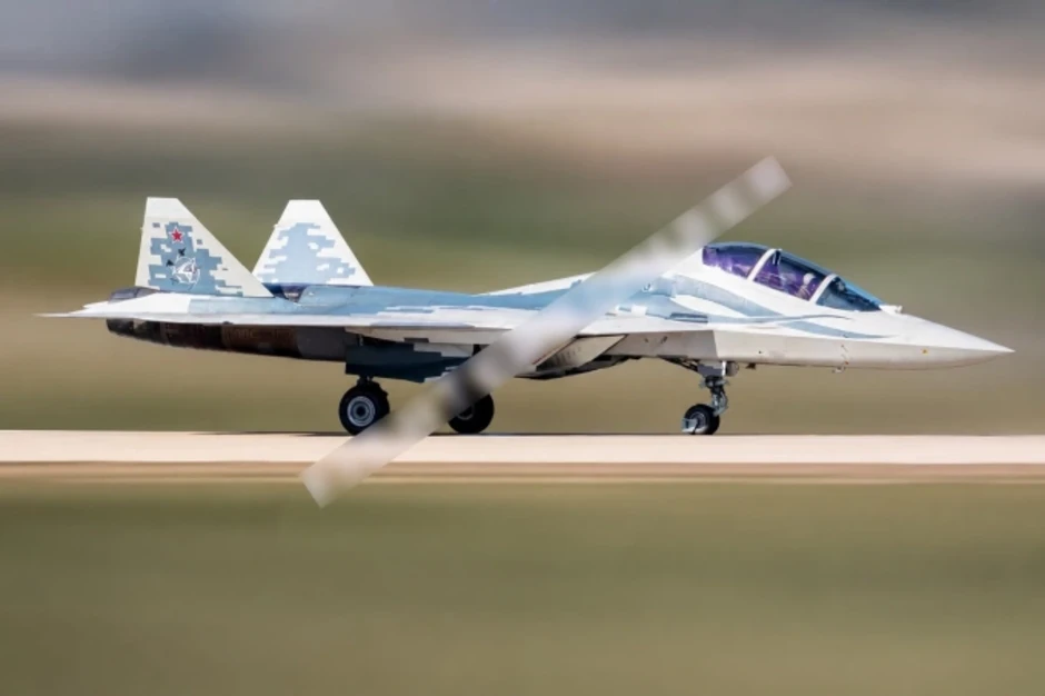 Tiêm kích Su-57 hai chỗ ngồi lộ diện Tiêm kích Su-57 hai chỗ ngồi lộ diện