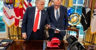 Tổng thống Donald Trump đáp trả thẳng thừng những chỉ trích gay gắt từ Berlin