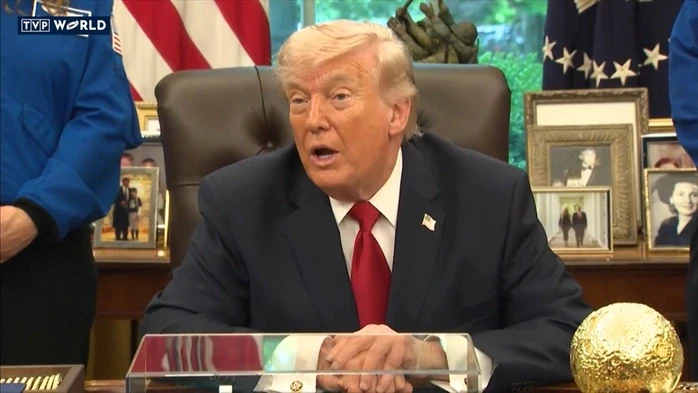 Tổng thống Donald Trump khước từ ý định hỗ trợ của ông Vladimir Putin Tổng thống Donald Trump khước từ ý định hỗ trợ của ông Vladimir Putin