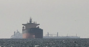 Tổng thống Trump gợi ý Mỹ có thể thu phí các tàu qua eo biển Hormuz